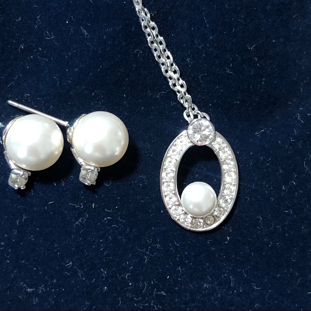 Swarovski Earings and Necklace Set